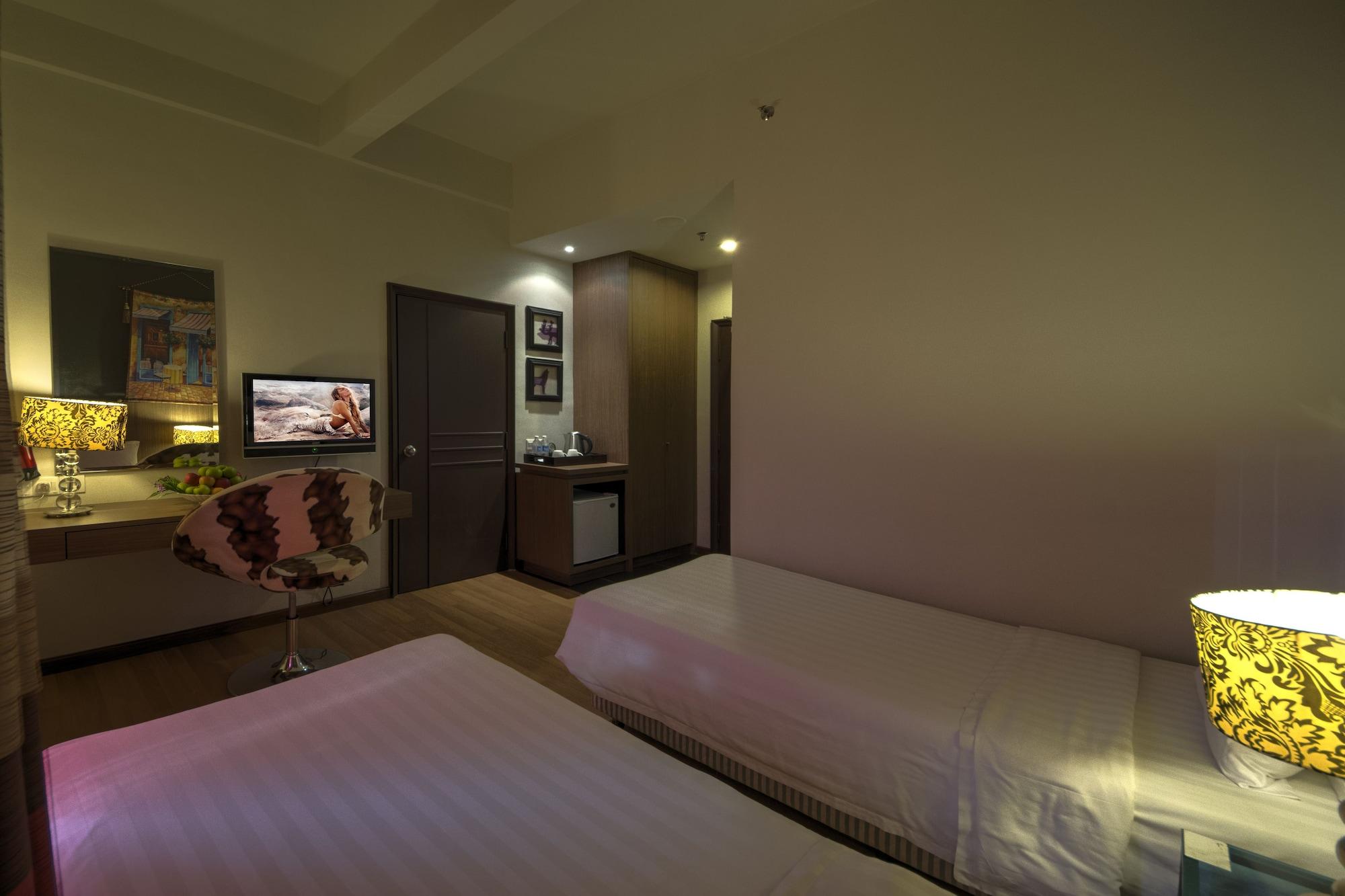 Arenaa Deluxe Hotel Малакка Экстерьер фото