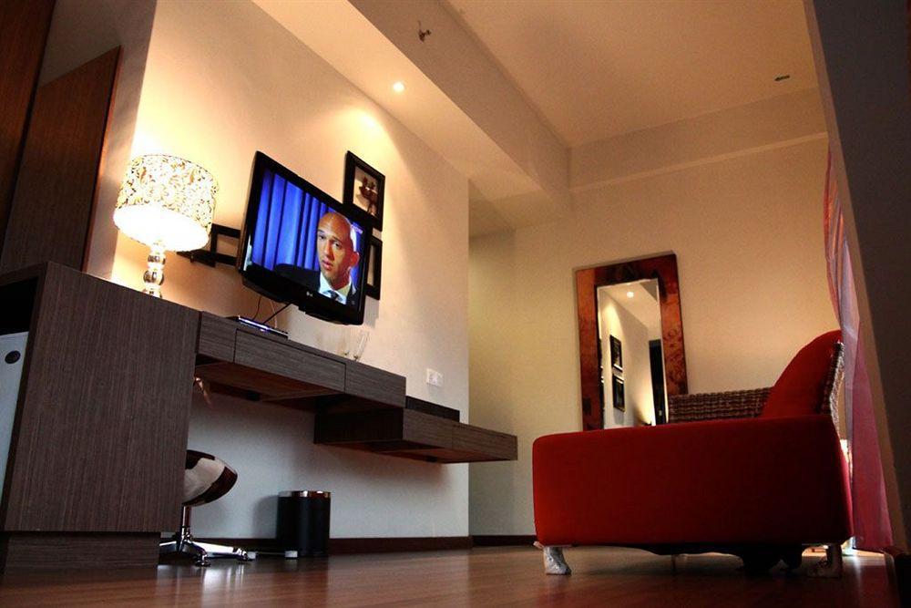 Arenaa Deluxe Hotel Малакка Экстерьер фото