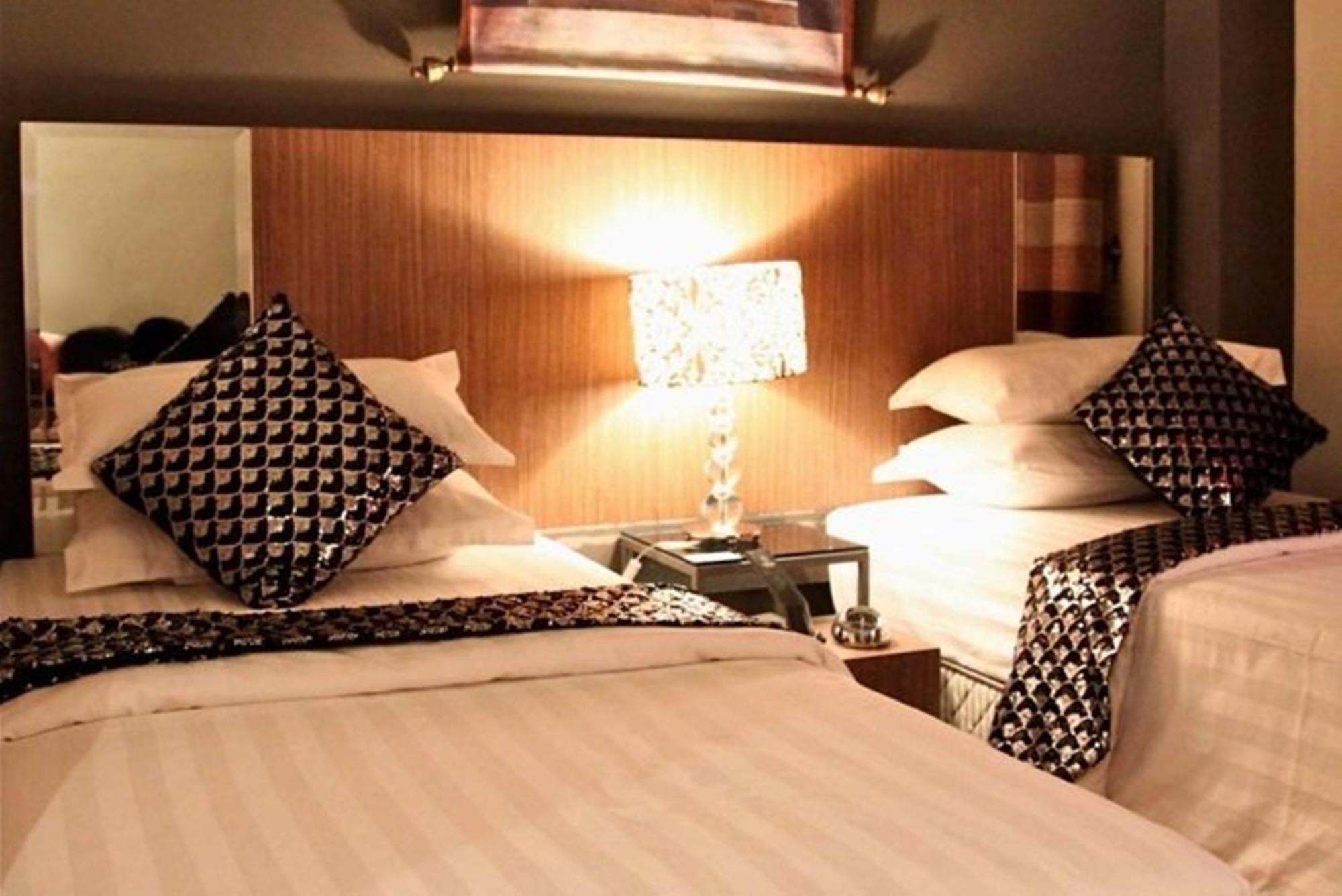 Arenaa Deluxe Hotel Малакка Номер фото