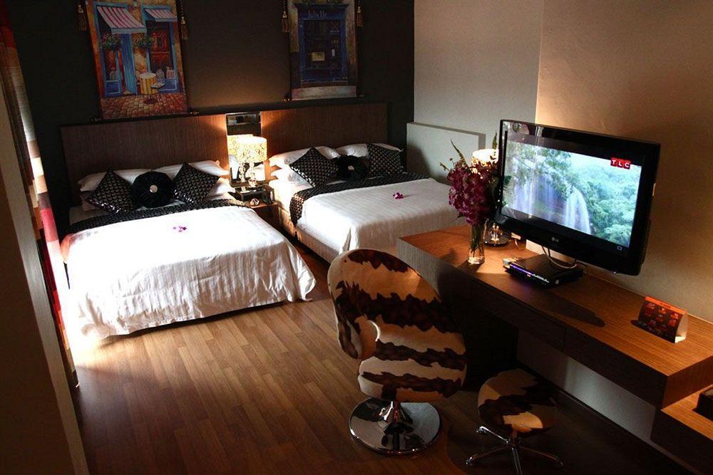 Arenaa Deluxe Hotel Малакка Экстерьер фото
